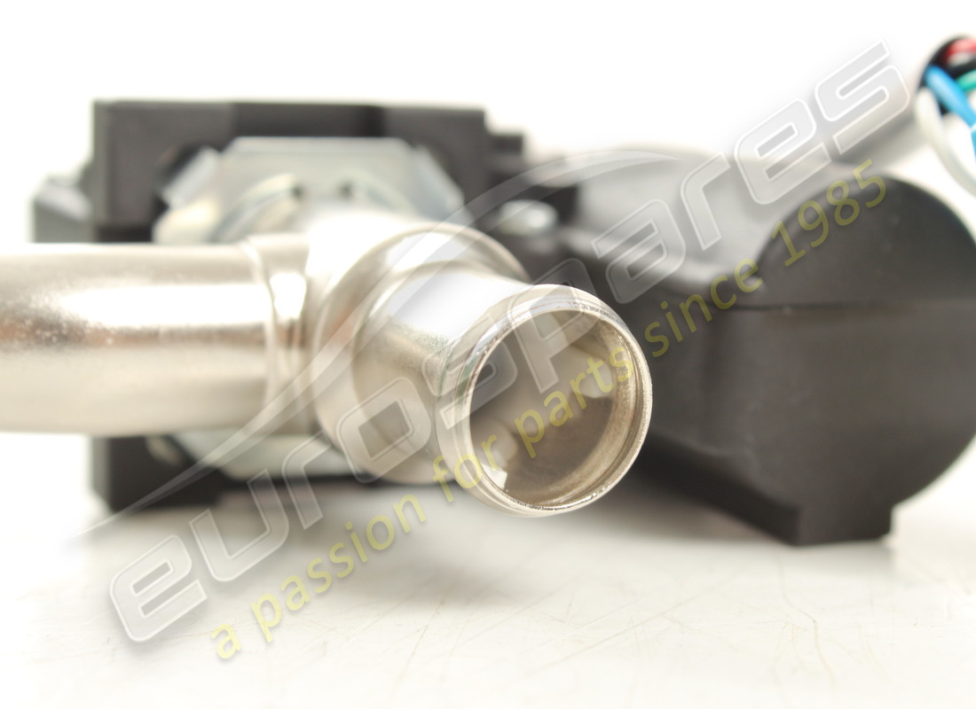 nouvelle soupape ferrari lh tgk. numéro de pièce 67444900 (2)