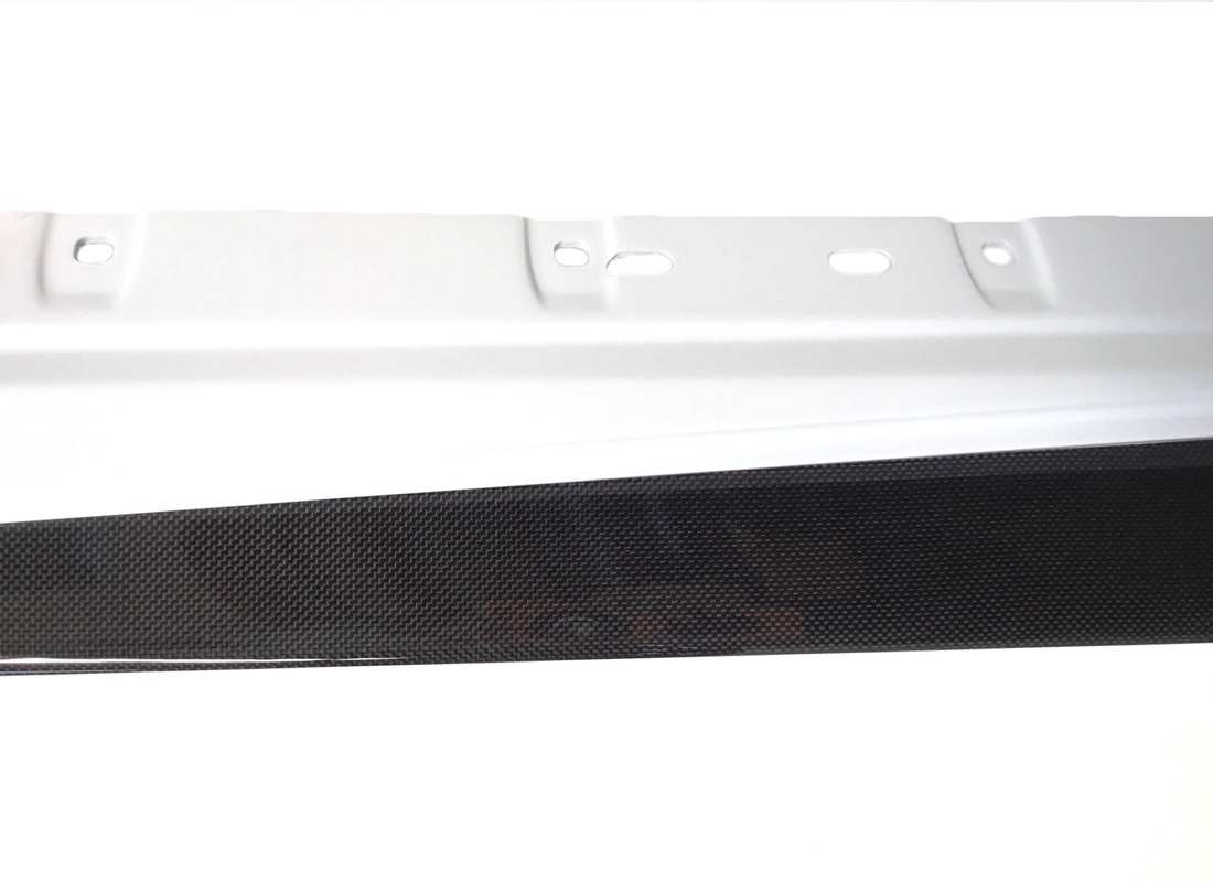 nouveau (autre) ferrari garniture sous-porte gauche complète. numéro de pièce 766055 (2)