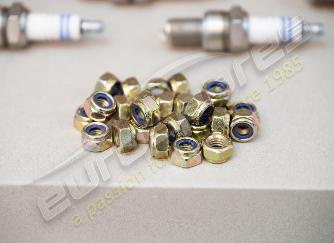 KIT D'ENTRETIEN NEUF PORSCHE - POUR INTERVALLES DE 20,000 KM - COMPRENANT : - D - MJ 1981>>. RÉFÉRENCE 91110095601 (3) kit d'entretien neuf porsche - pour intervalles de 20,000 km - comprenant : - d - mj 1981>>. référence 91110095601 (3)