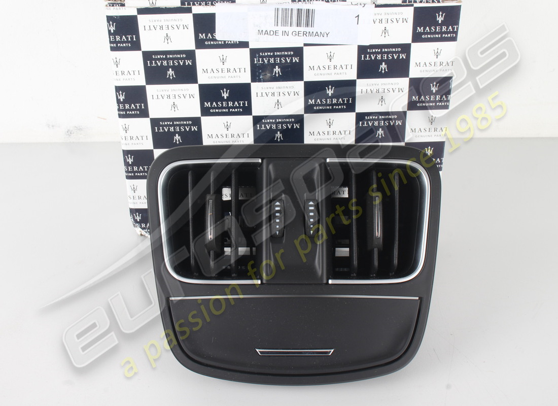 nouvelle prise d'air arrière maserati. numéro de pièce 670149418 (6)