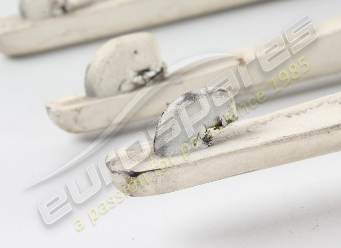 nouveau (autre) ferrari grille d'aile arrière droit. référence 62529610 (4)