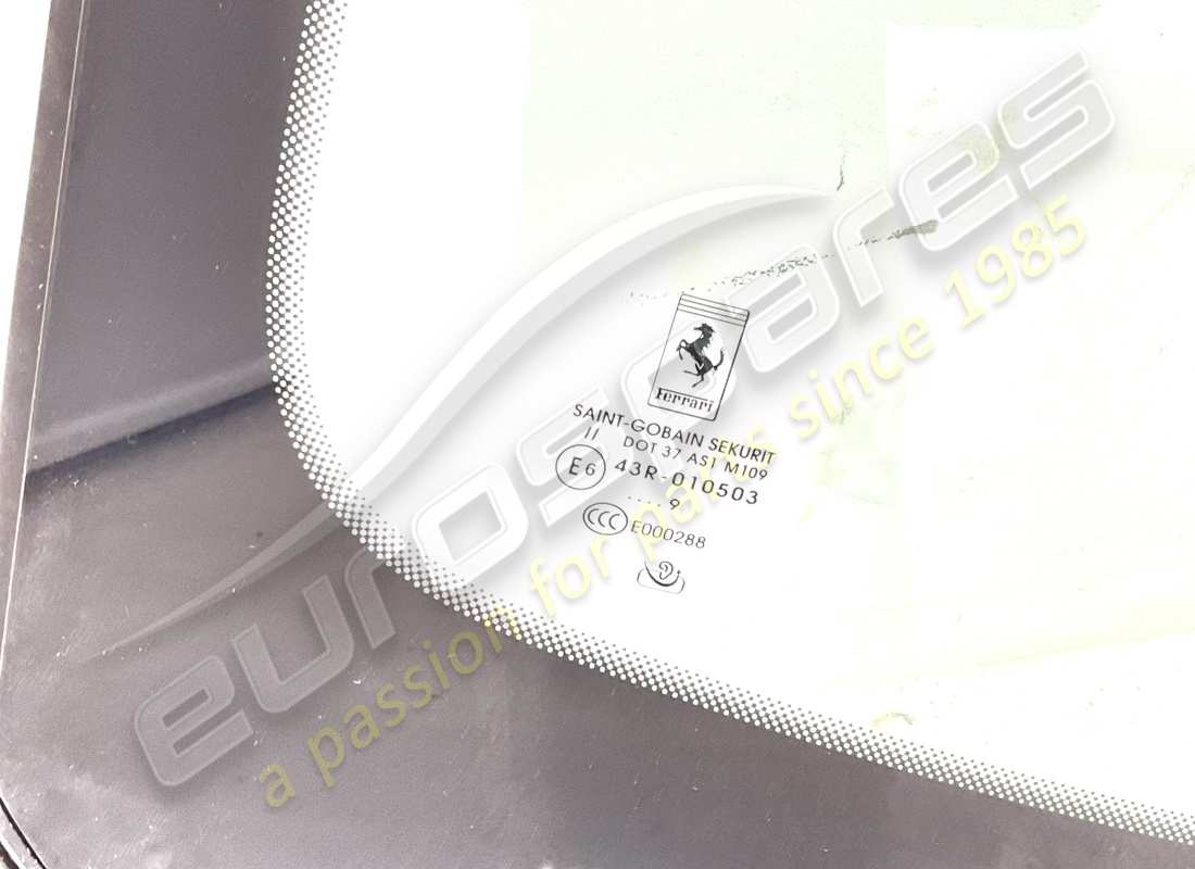 nouveau pare-brise ferrari. numéro de pièce 789705 (2)