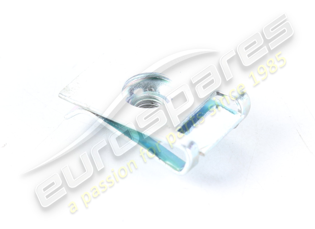 nouveau support maserati. numéro de pièce 66914000 (2)