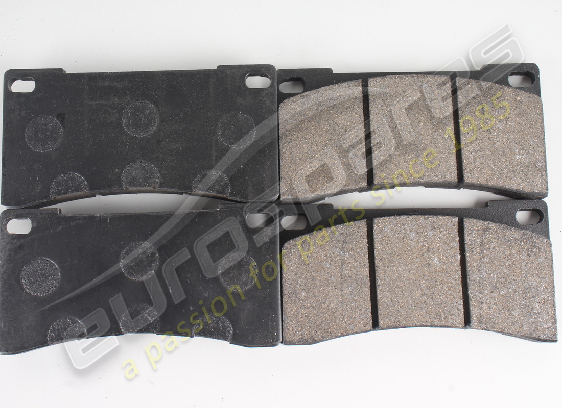 nouveau ensemble lamborghini les plaquettes de frein. numéro de pièce 003109928 (1)