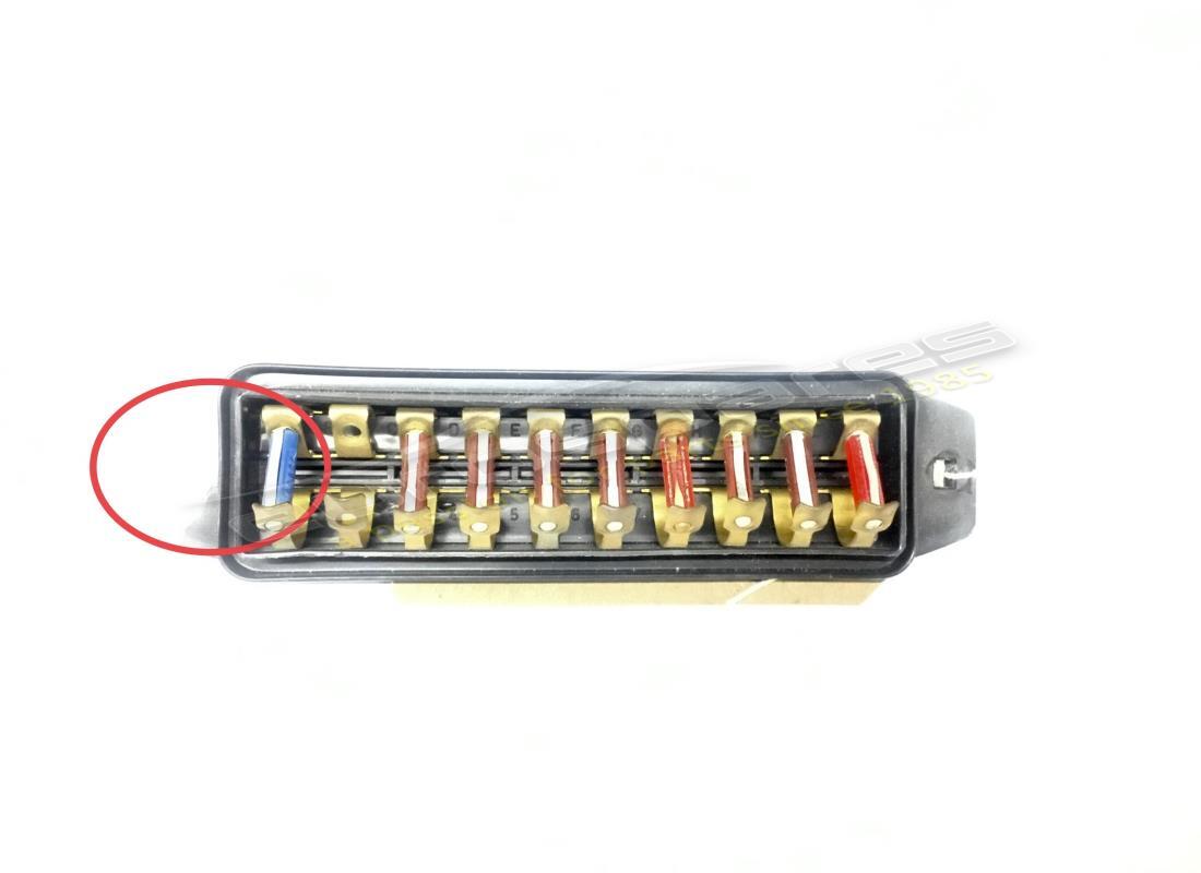 BOÎTE À FUSIBLES Ferrari UTILISÉE. NUMÉRO DE PIÈCE 116602 (1)
