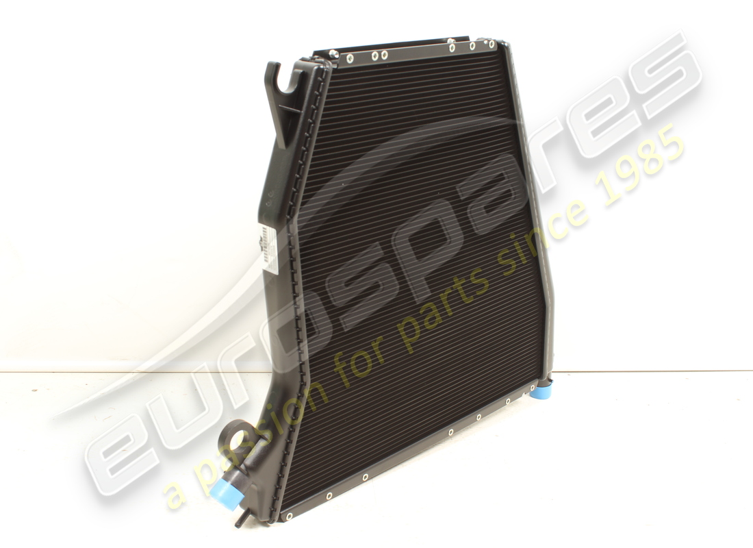 nouveau radiateur d'eau rh ferrari. numéro de pièce 769650 (1)