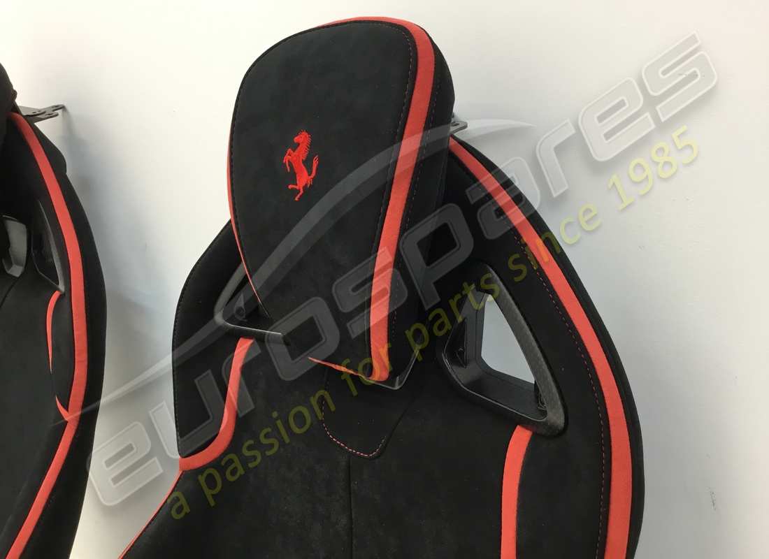 ferrari carbone des places reconditionné (grande taille). numéro de pièce 85888100pair (5)