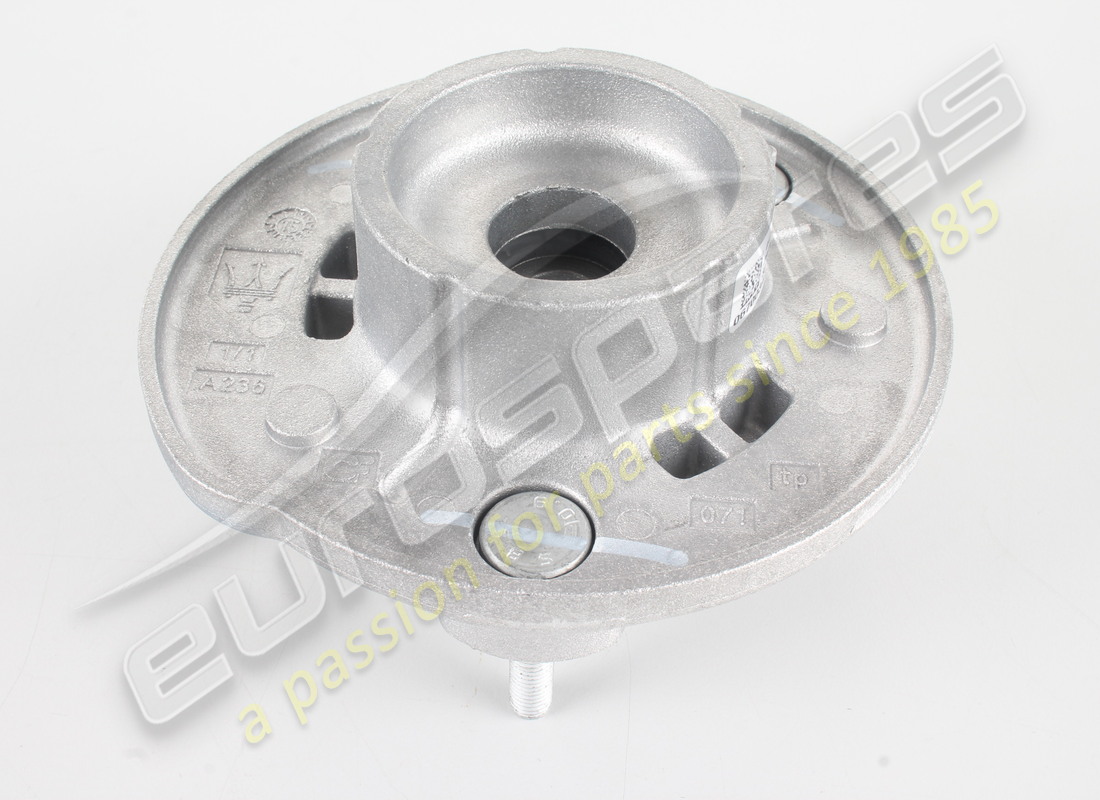 nouveau support supérieur maserati. numéro de pièce 670034710 (2)