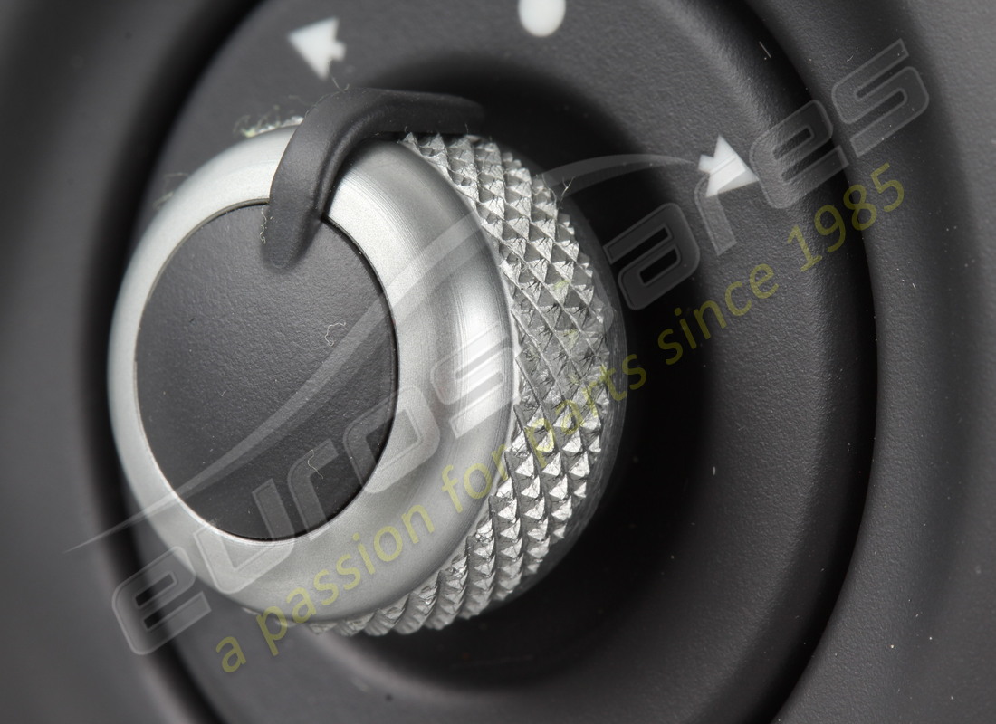 NOUVELLE PLAQUE FERRARI POUR FEUX ET RÉTROVISEUR. RÉFÉRENCE 227031 (4) nouvelle plaque ferrari pour feux et rétroviseur. référence 227031 (4)