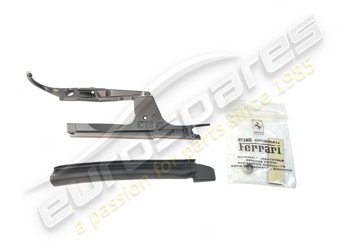 NOUVELLE MOULURE RH Ferrari. NUMÉRO DE PIÈCE 66689000 (1)