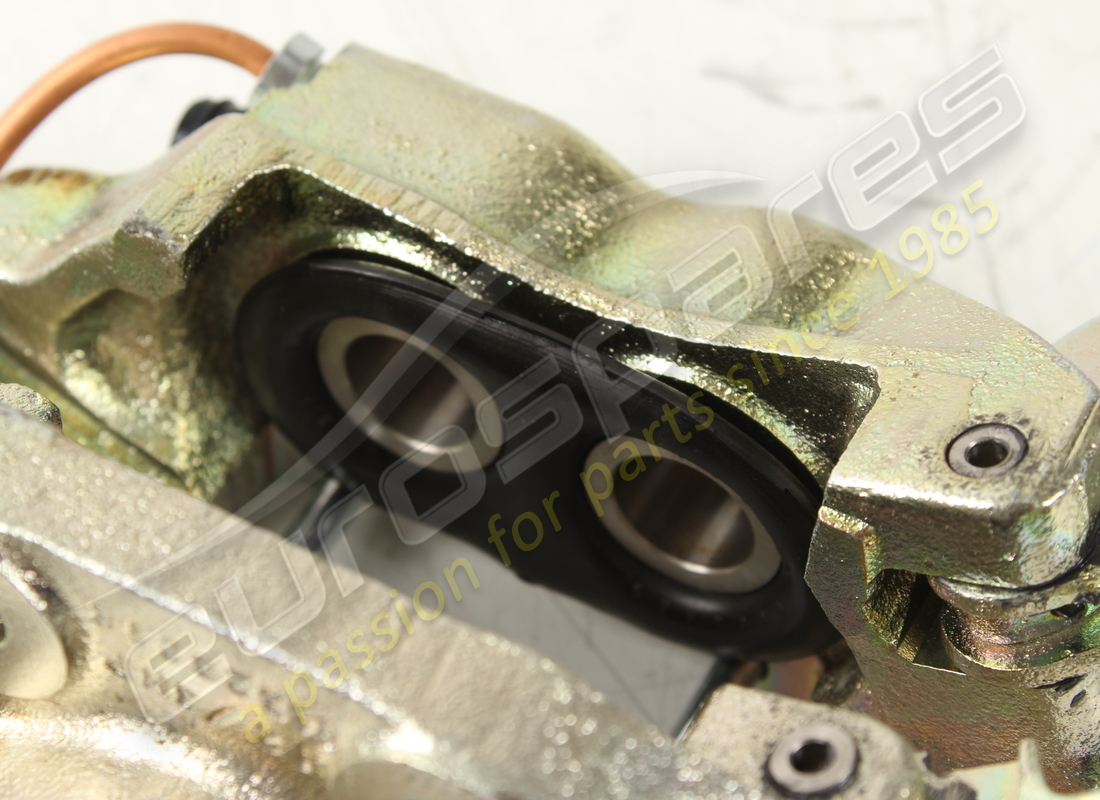 étrier arrière droit lamborghini reconditionné. numéro de pièce 003206717 (2)