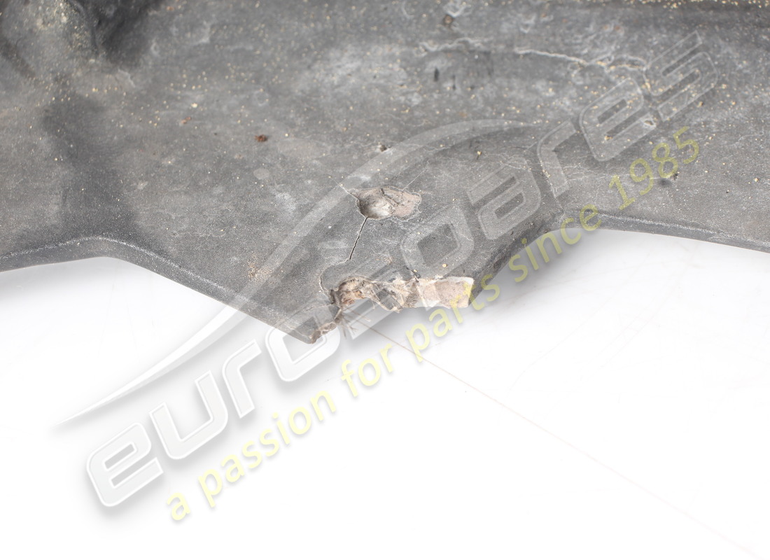 UTILISÉ FERRARI PARE-CHOCS AVANT. NUMÉRO DE PIÈCE 64861610 (15) utilisé ferrari pare-chocs avant. numéro de pièce 64861610 (15)