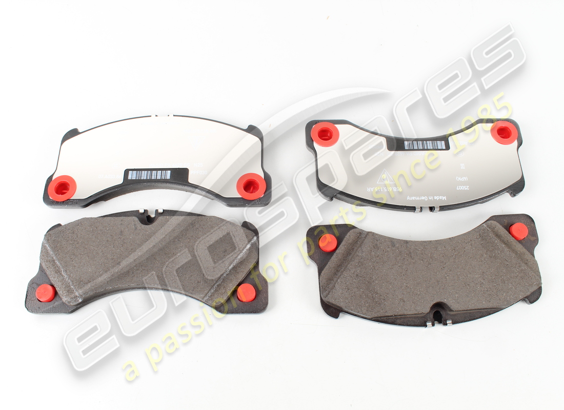 NOUVEAU JEU DE PLAQUETTES DE FREIN AVANT PORSCHE. RÉFÉRENCE 95B698151AR (1) nouveau jeu de plaquettes de frein avant porsche. référence 95b698151ar (1)