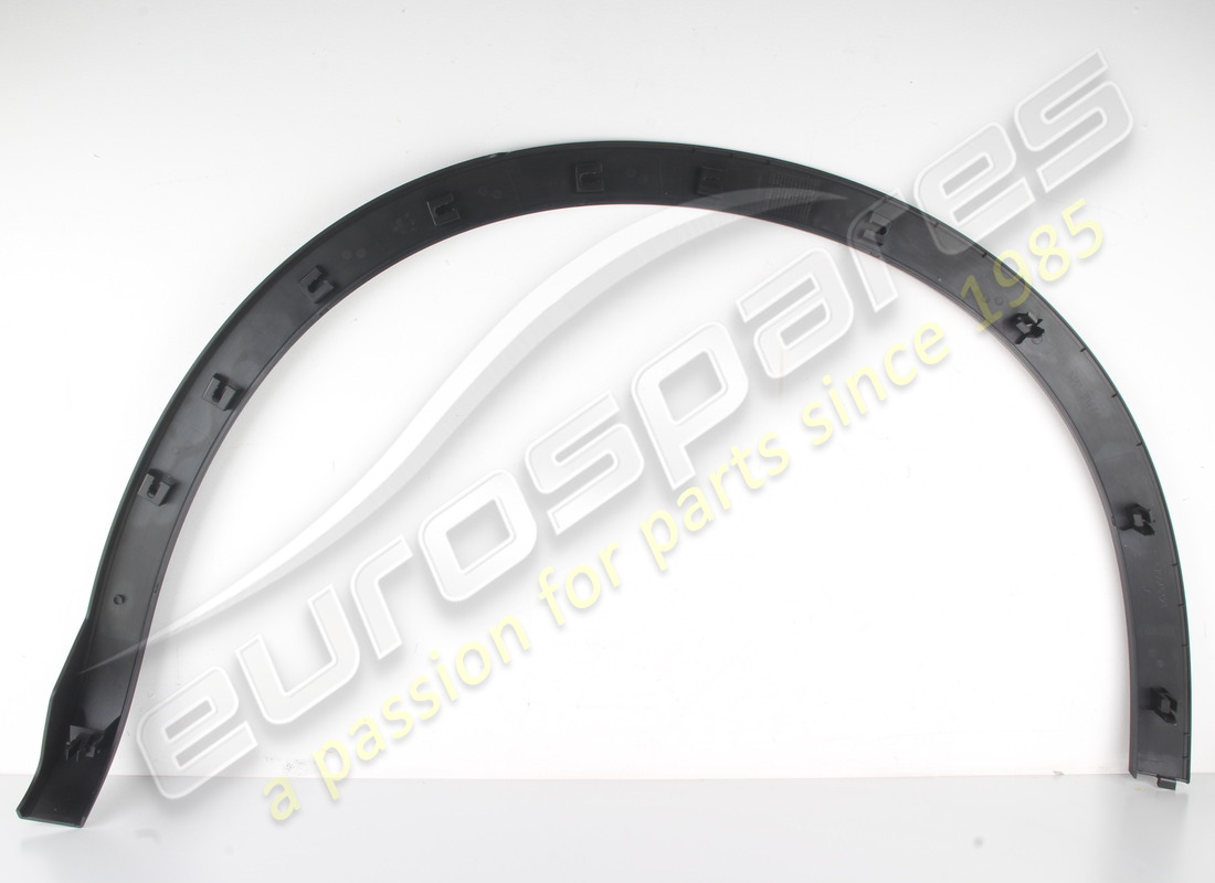 nouvelle garniture de passage de roue arrière droit maserati. numéro de pièce 670168153 (1)