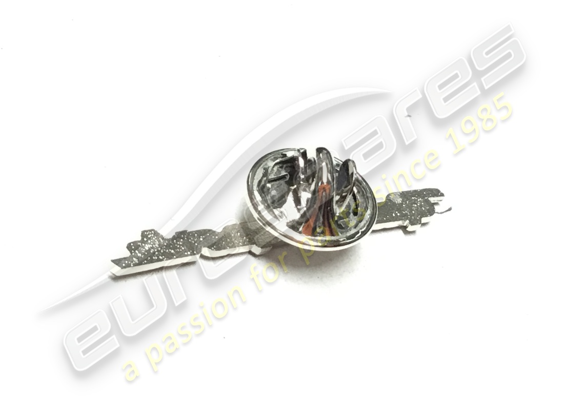nouveau maserati broche quattroporte. numéro de pièce 920000962 (3)