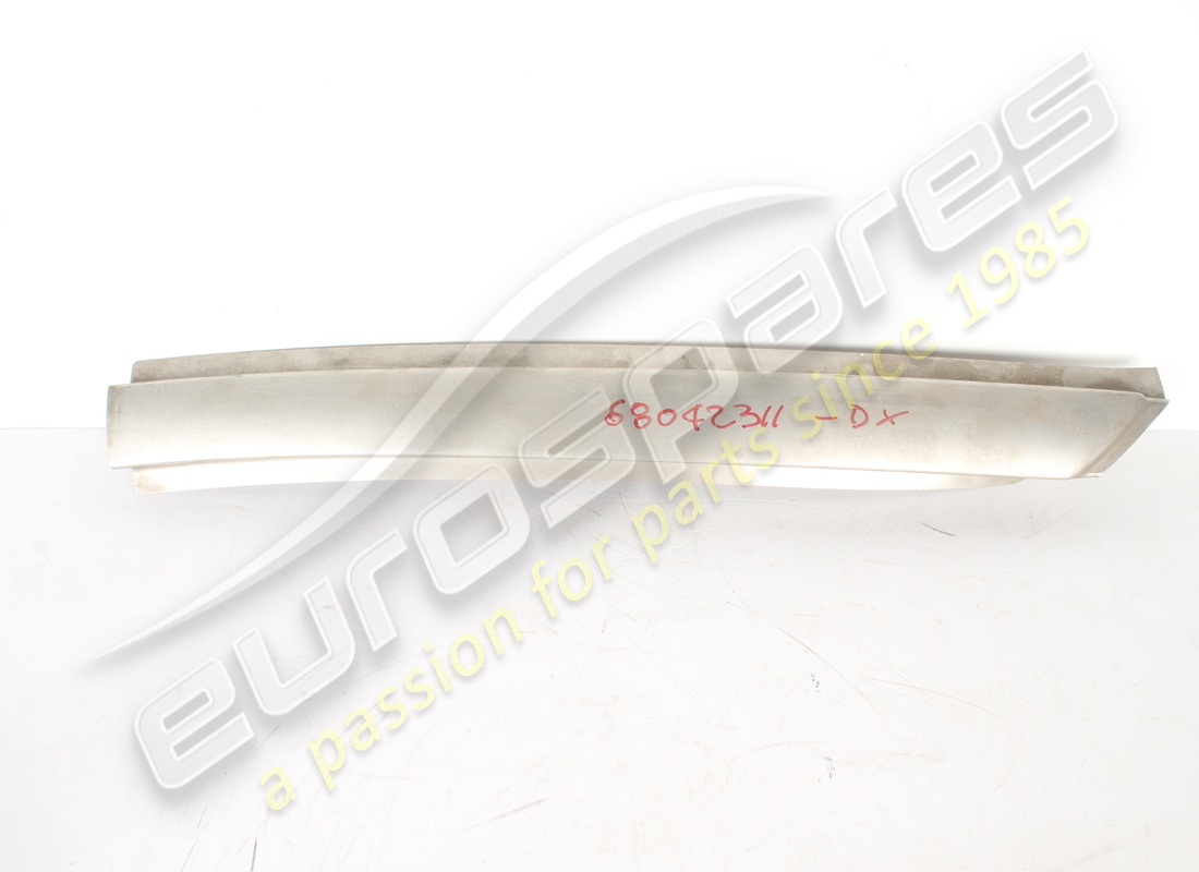 nouveau bouclier de pilier droit ferrari. numéro de pièce 68042311 (1)