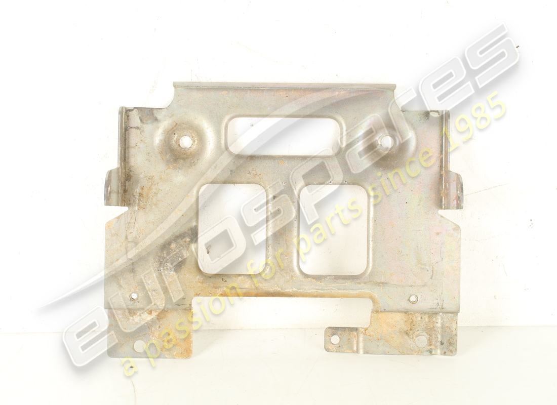 UTILISÉ FERRARI SUPPORT DE BATTERIE COMPLET. NUMÉRO DE PIÈCE 85551300 (2) utilisé ferrari support de batterie complet. numéro de pièce 85551300 (2)