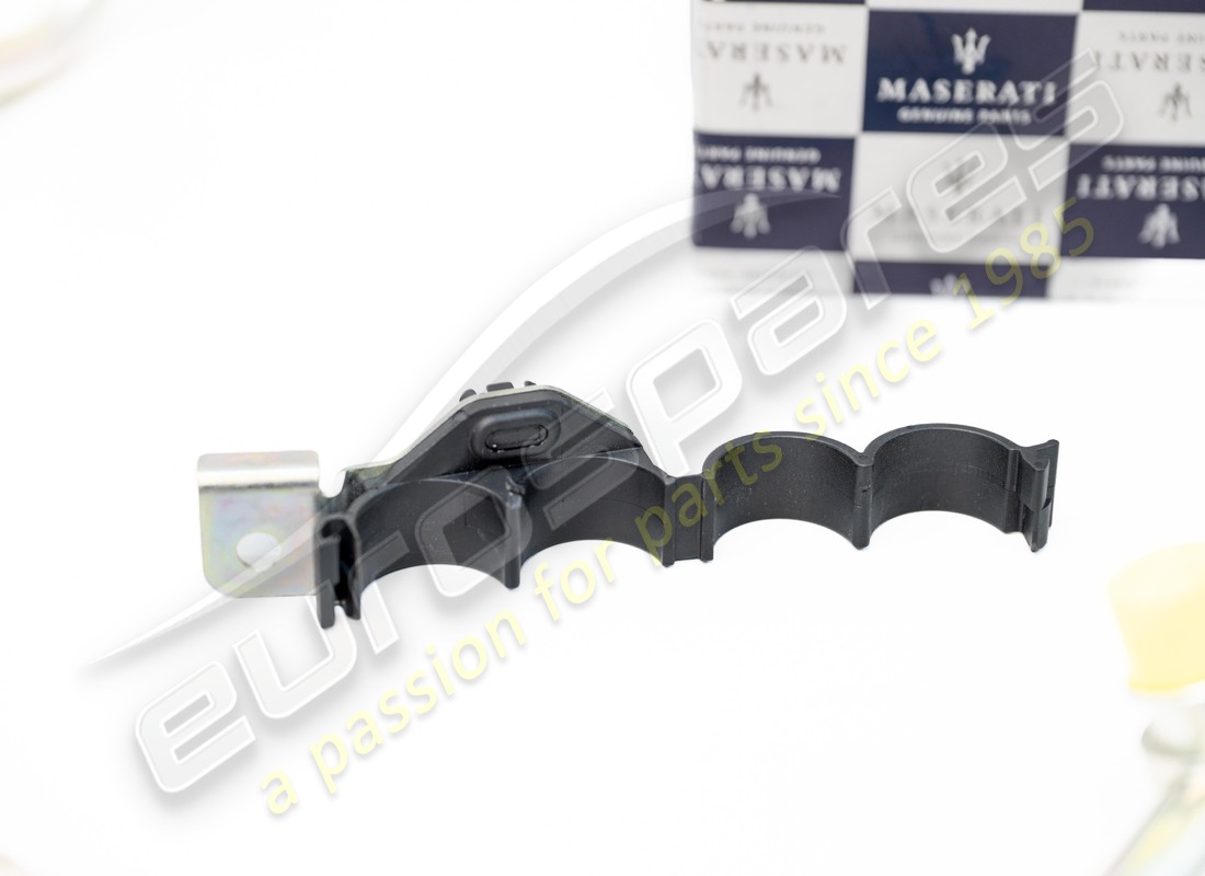 kit d'échangeur d'huile et de tuyaux de boîte de vitesses neuf maserati. référence 673004769 (5)