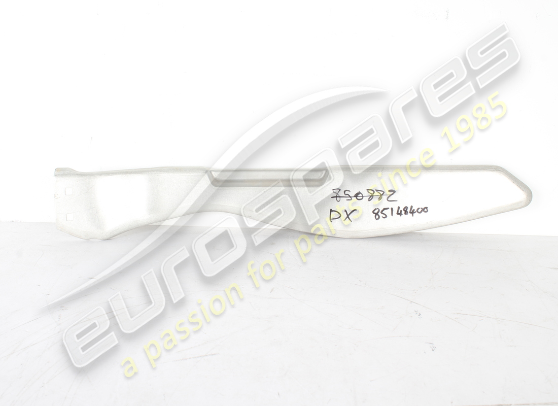 nouveau bouclier de jambage de porte droite ferrari. numéro de pièce 85148400 (1)