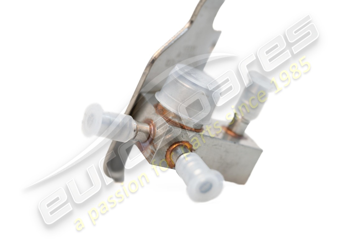 NOUVELLE CONDUITE DE CARBURANT LAMBORGHINI. RÉFÉRENCE 07L127503Q (2) nouvelle conduite de carburant lamborghini. référence 07l127503q (2)