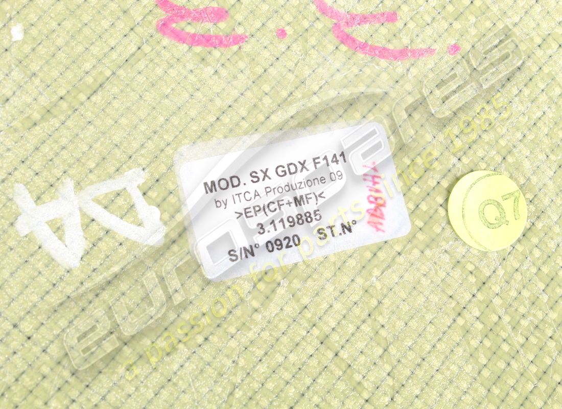 UTILISÉ FERRARI MOULAGE DROIT - VERSION CARBONE. NUMÉRO DE PIÈCE 69374900 (7) utilisé ferrari moulage droit - version carbone. numéro de pièce 69374900 (7)