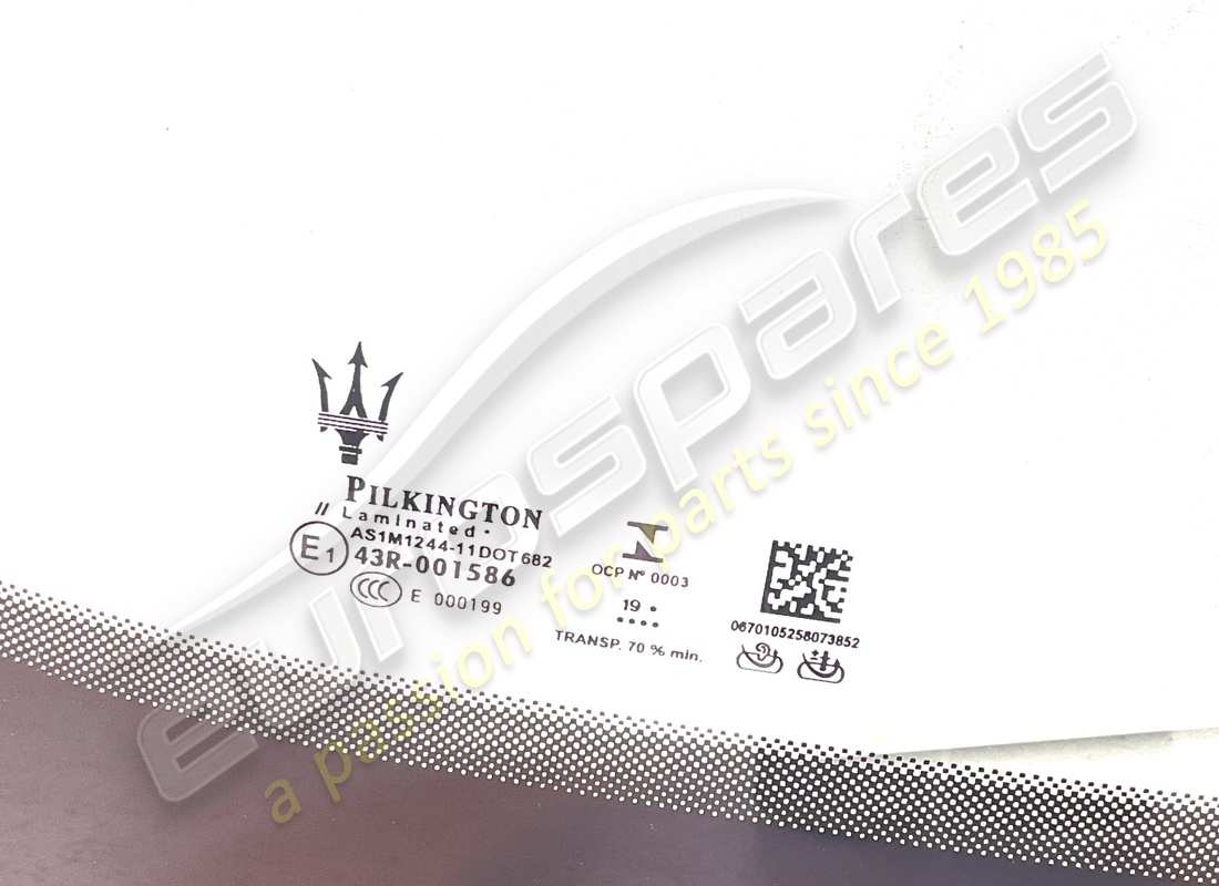 nouveau pare-brise maserati. numéro de pièce 673008229 (2)