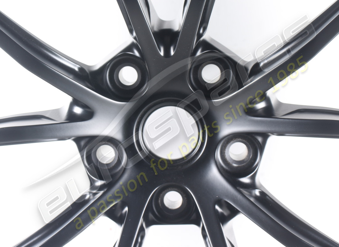 nouvelle roue avant ferrari. numéro de pièce 323894 (2)