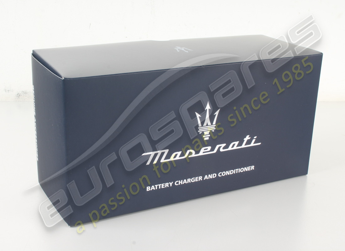 NOUVEAU MASERATI CHARGEUR MANTEINER EU NOUVEAU LOGO. NUMÉRO DE PIÈCE 940001313 (9) nouveau maserati chargeur manteiner eu nouveau logo. numéro de pièce 940001313 (9)