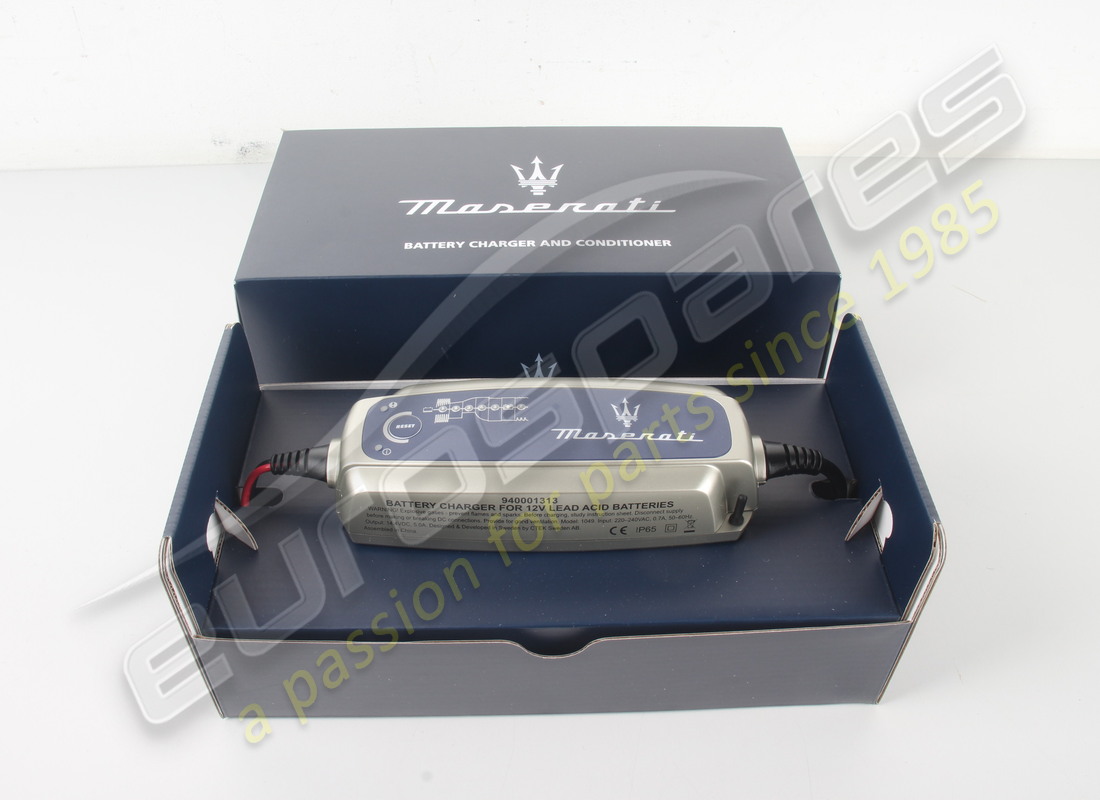 NOUVEAU MASERATI CHARGEUR MANTEINER EU NOUVEAU LOGO. NUMÉRO DE PIÈCE 940001313 (8) nouveau maserati chargeur manteiner eu nouveau logo. numéro de pièce 940001313 (8)