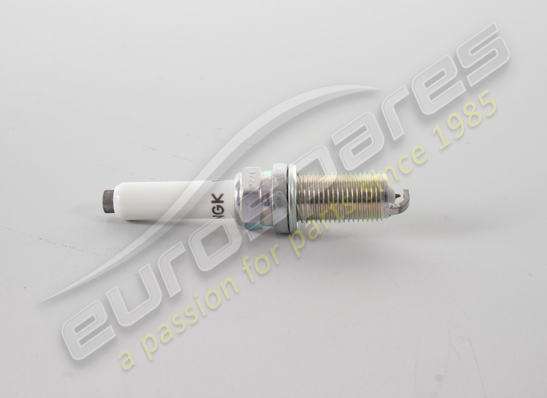 nouvelle bougie d'allumage porsche. numéro de pièce 95890560100 (1)