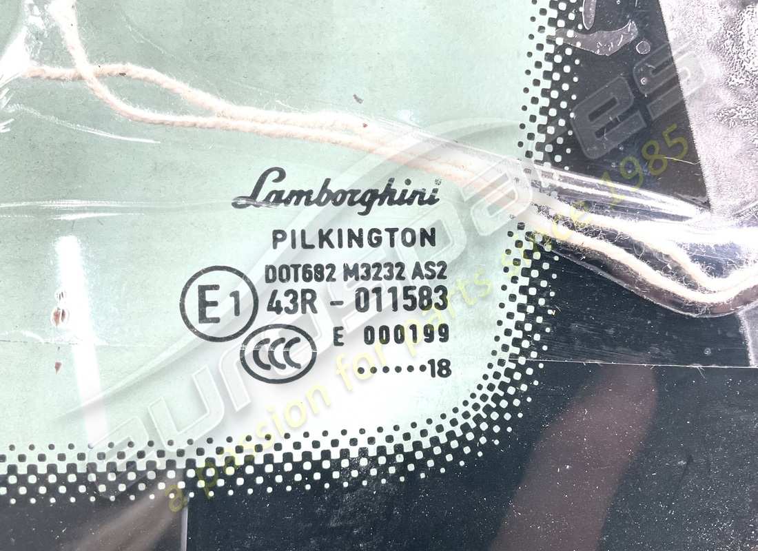utilisé lamborghini fenêtre latérale. numéro de pièce 4t8845300d (2)