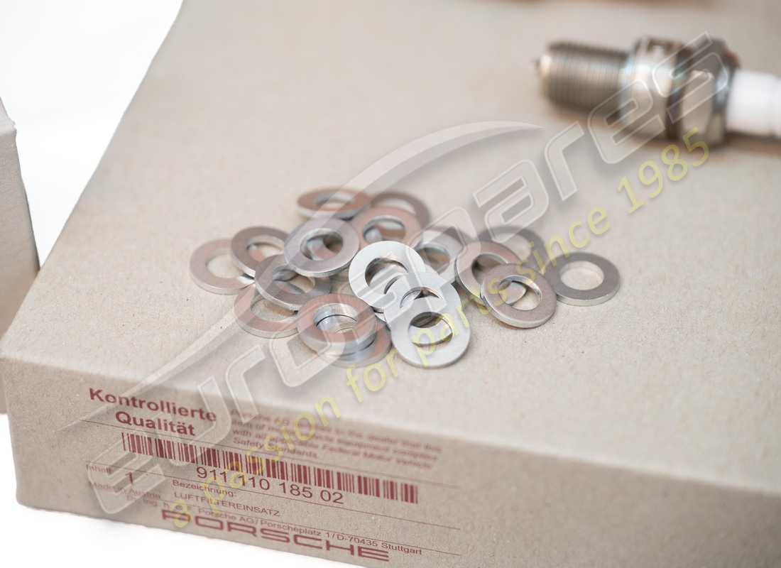 KIT D'ENTRETIEN NEUF PORSCHE - POUR INTERVALLES DE 20,000 KM - COMPRENANT : - D - MJ 1981>>. RÉFÉRENCE 91110095601 (2) kit d'entretien neuf porsche - pour intervalles de 20,000 km - comprenant : - d - mj 1981>>. référence 91110095601 (2)