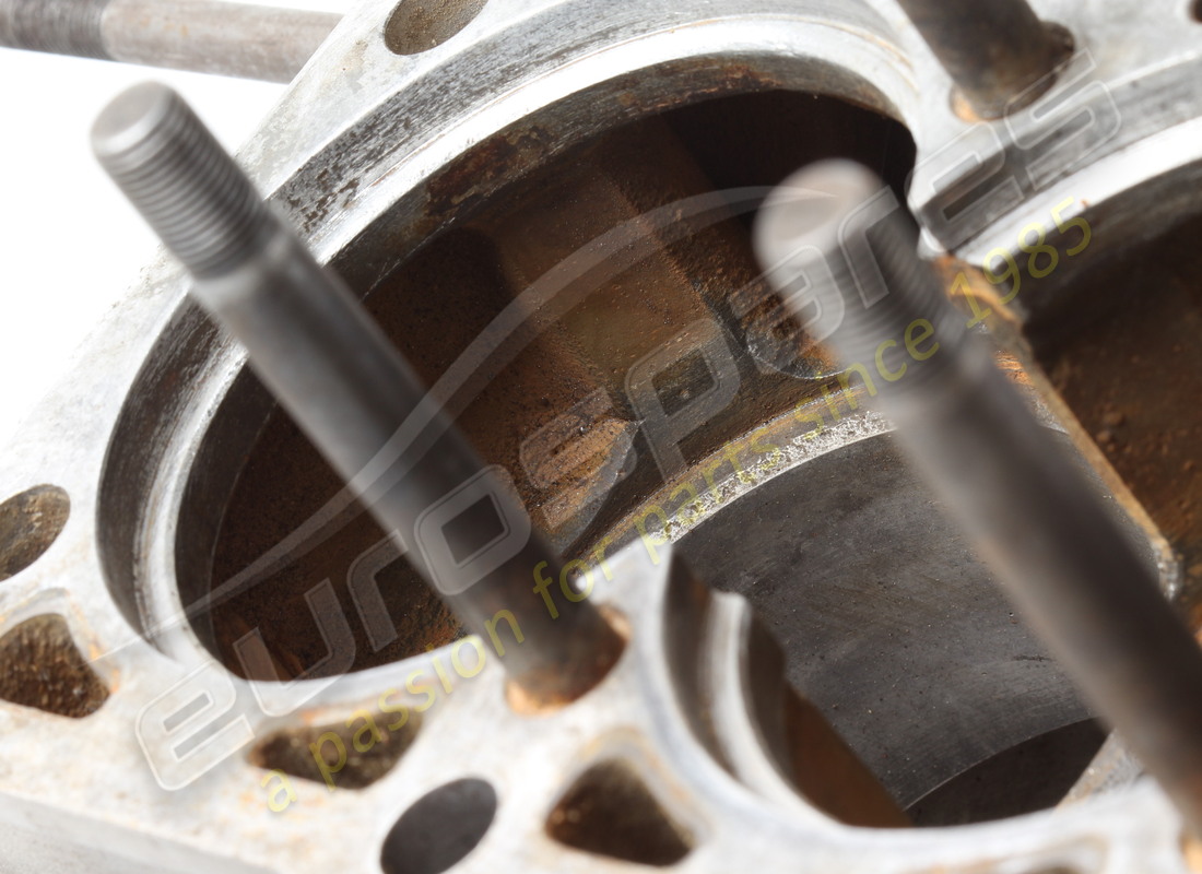 utilisé ferrari 308 2v carter moteur. numéro de pièce 103536 (10)