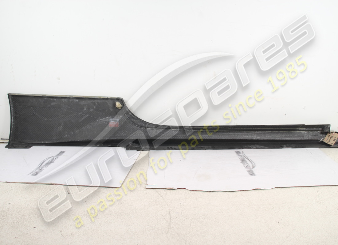 nouveau (autre) ferrari garniture sous-porte gauche. numéro de pièce 83261500 (4)