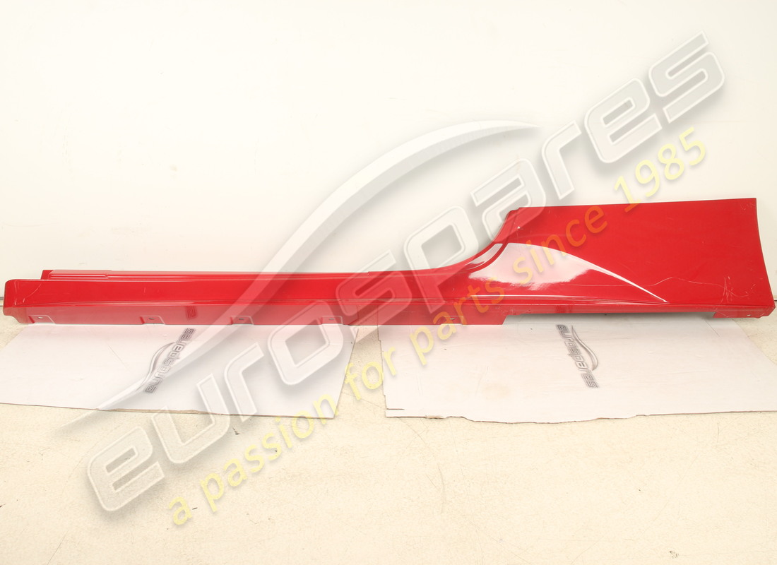 nouveau (autre) ferrari garniture sous-porte gauche. numéro de pièce 83261500 (8)