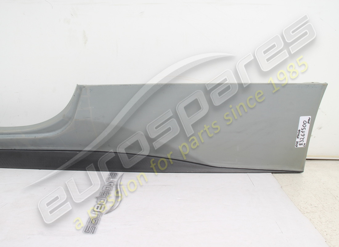 nouvelle garniture sous-porte gauche ferrari. numéro de pièce 83261500 (3)
