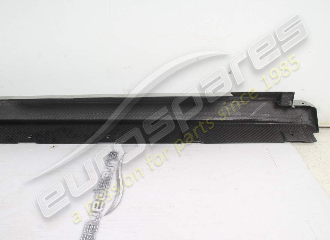 nouvelle garniture sous-porte gauche ferrari. numéro de pièce 83261500 (6)