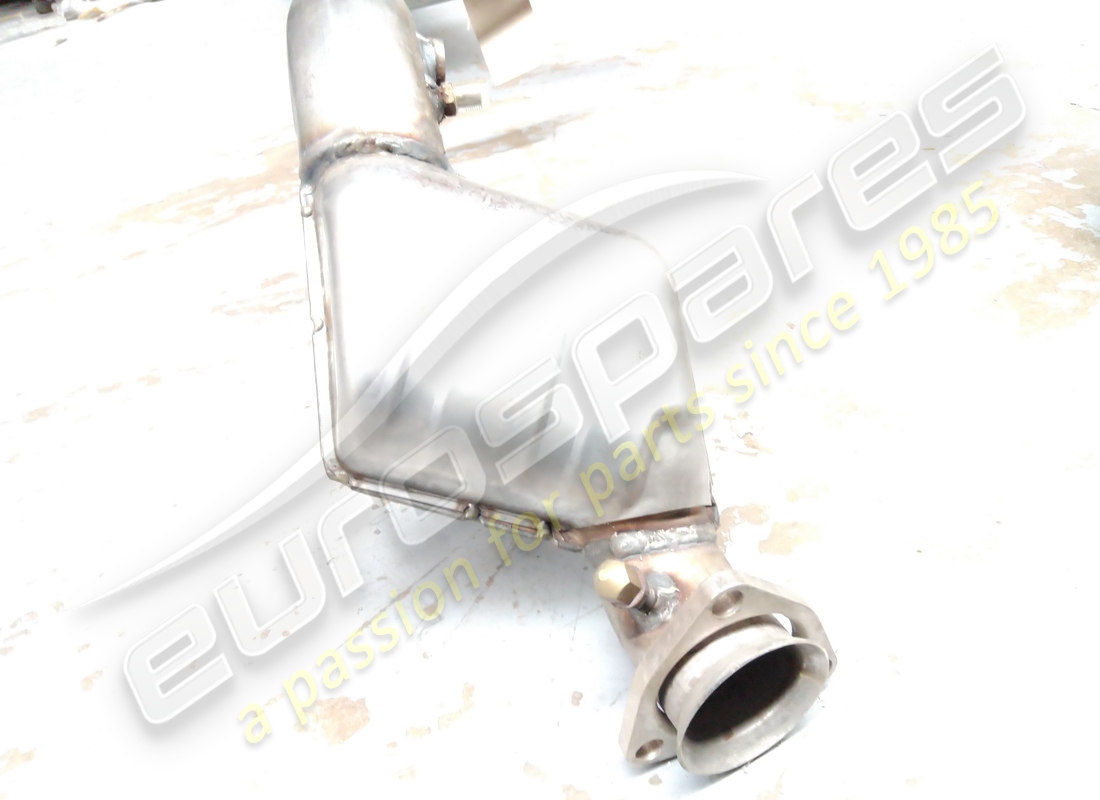 nouveau collecteur maserati avec convertisseur catalytique. numéro de pièce 389005104 (2)
