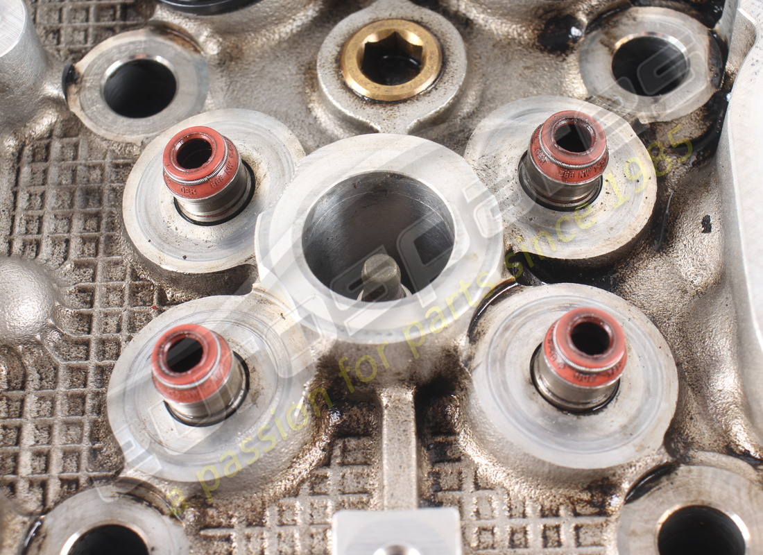 used maserati lh cylinder head with eobd. part number 585000103 (8)