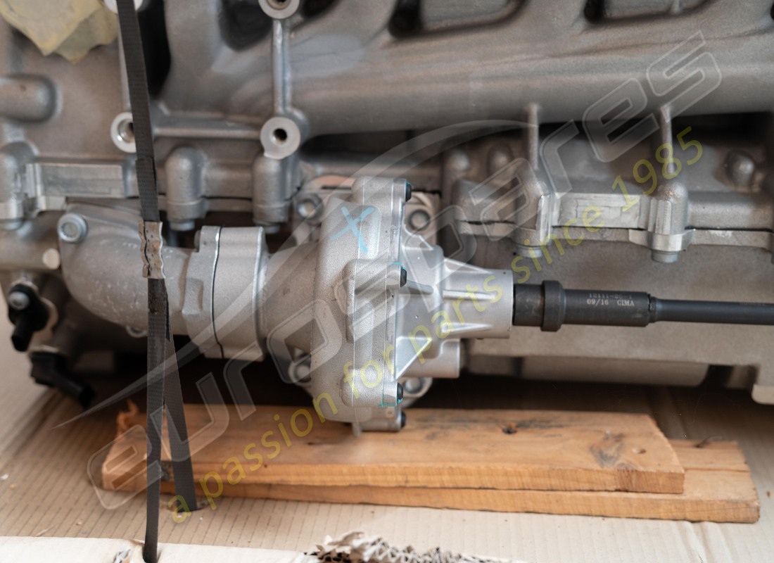 nouveau moteur lamborghini lp700. numéro de pièce 399900138 (9)