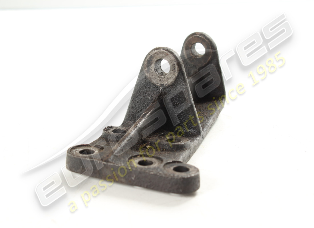 UTILISÉ Lamborghini SUPPORT INFÉRIEUR D'ALTERNATEUR. NUMÉRO DE PIÈCE 001604488 (1)