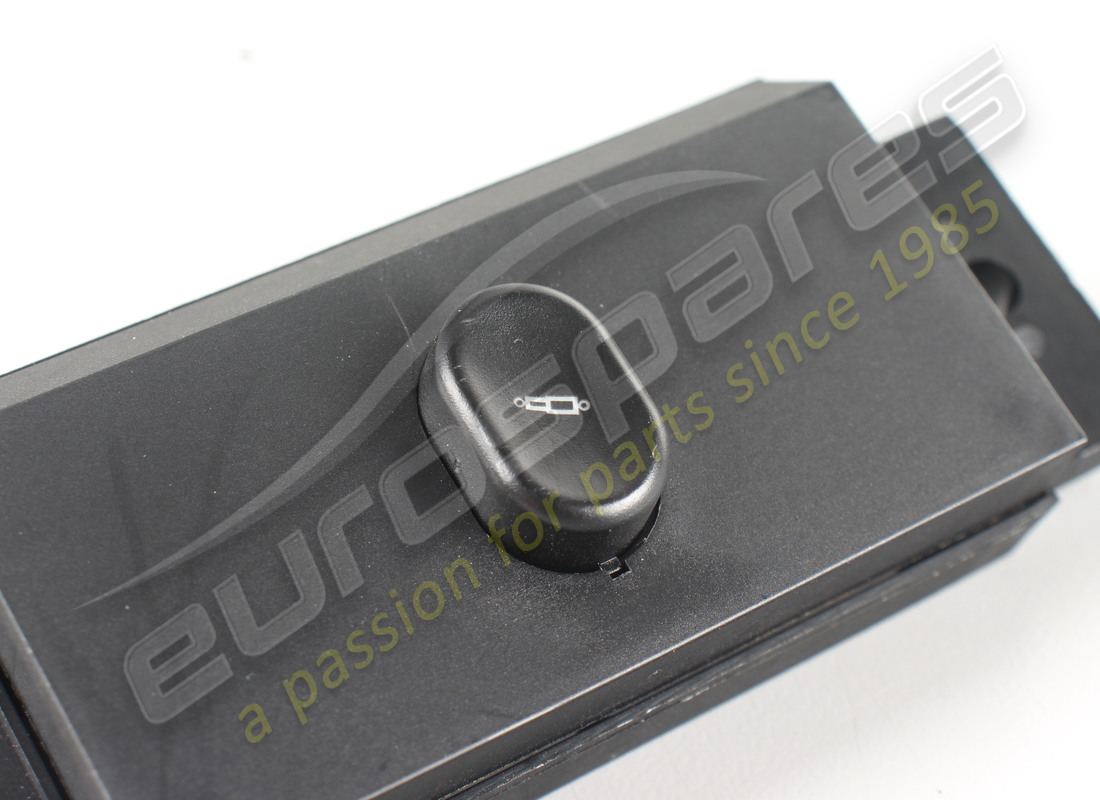 NOUVEAU PANNEAU DE BOUTONS MASERATI POUR SUSPENSION UNIQUEMENT. NUMÉRO DE PIÈCE 372980117 (2) nouveau panneau de boutons maserati pour suspension uniquement. numéro de pièce 372980117 (2)