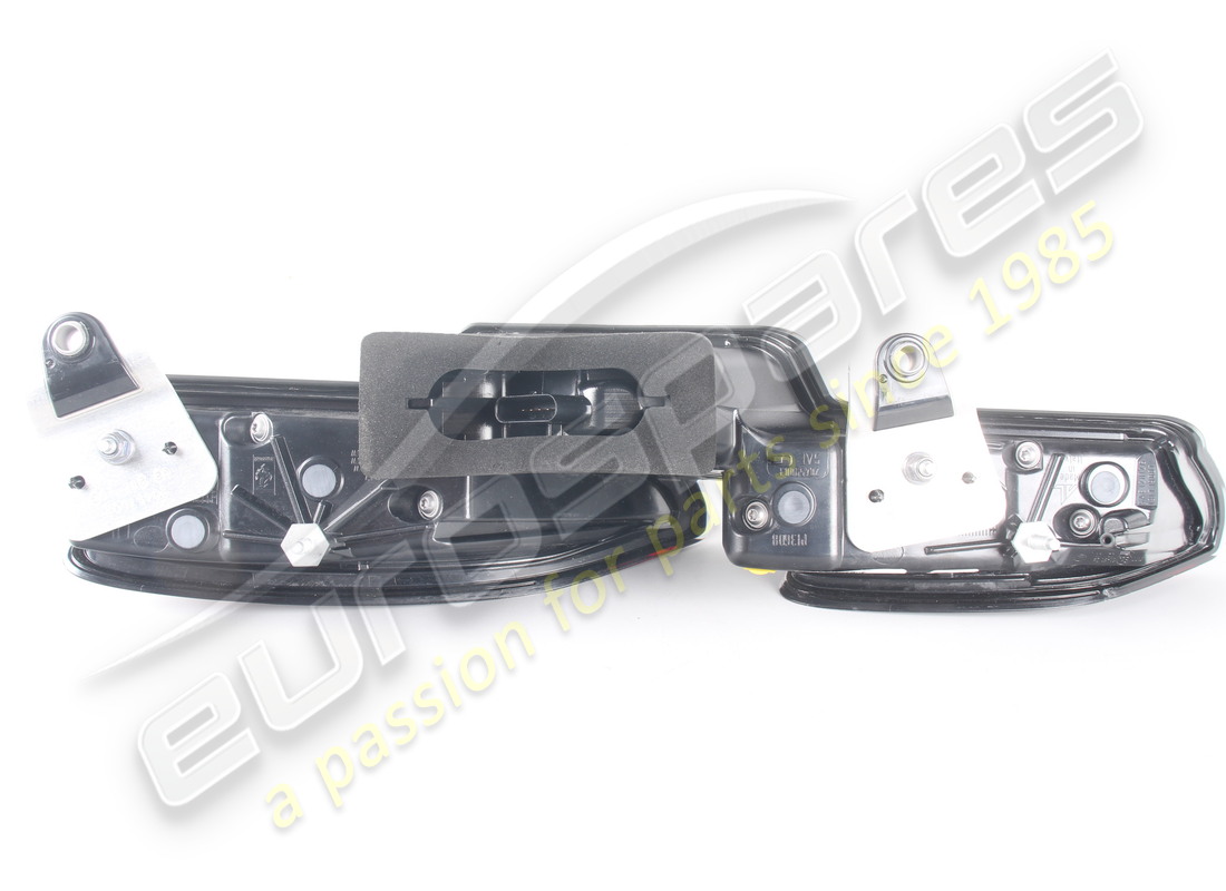 nouveau feu arrière gauche ferrari. numéro de pièce 919257 (2)