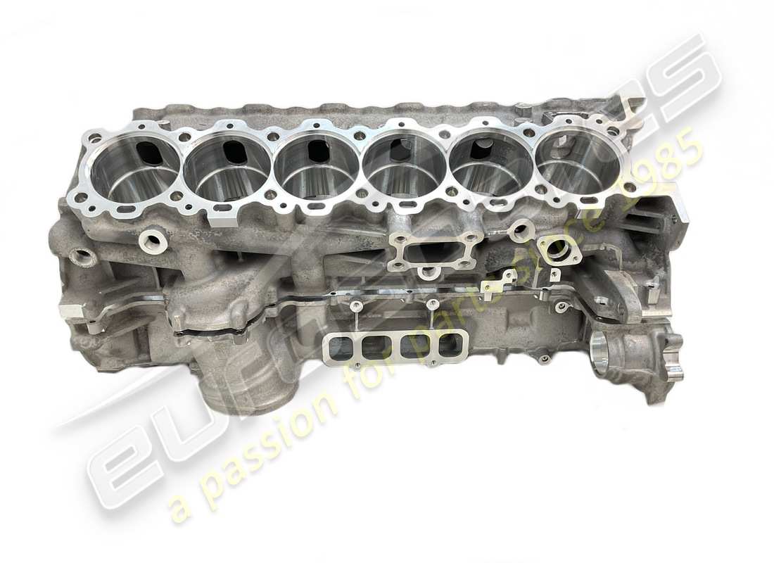 nouveau carter moteur ferrari f12 tdf. numéro de pièce 336038 (2)