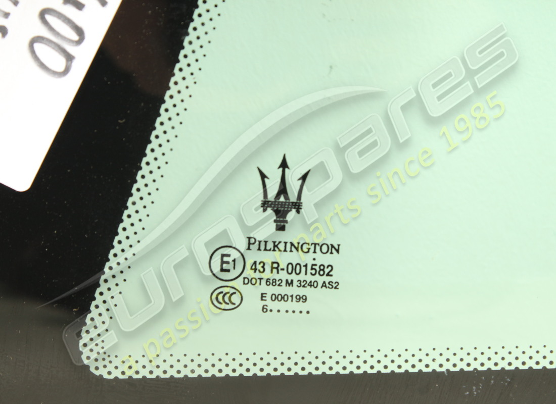 vitre arrière gauche complète d'occasion (maserati). numéro de pièce : 82076400 (3)