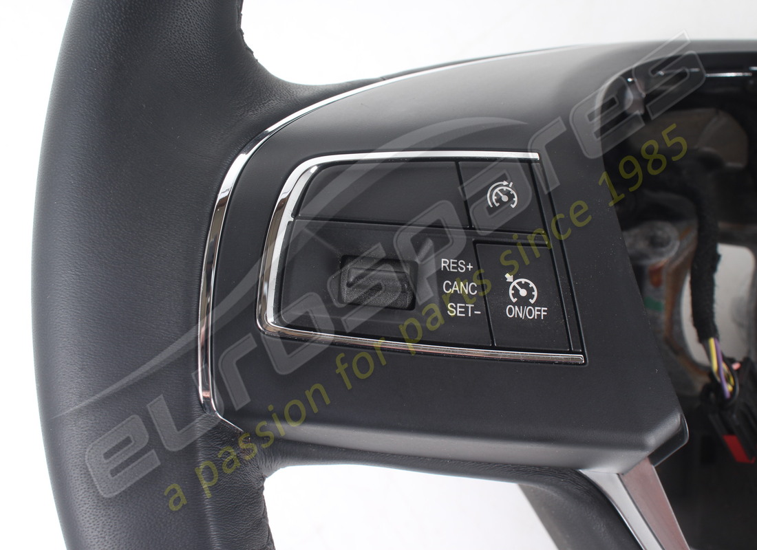 roue noire d'occasion maserati s. référence 670018683 (3)