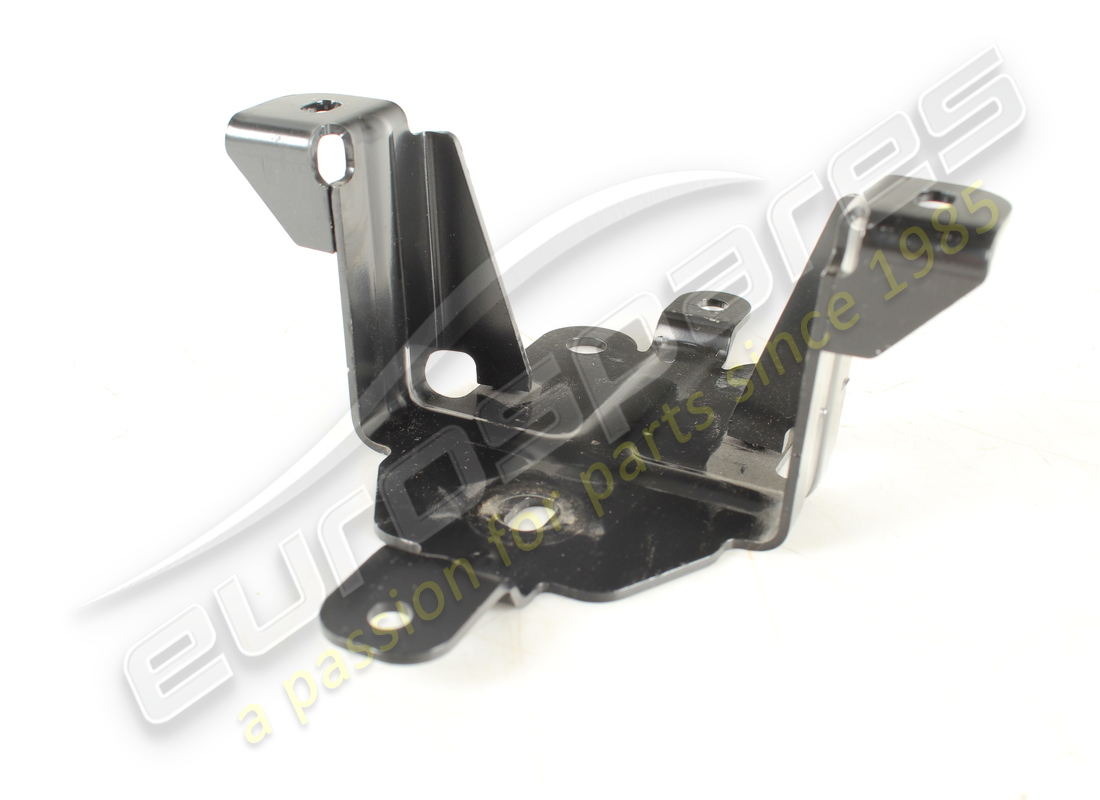 USED FERRARI BRIDGE FASTENER BRACKET. PART NUMBER 86153300 (1) used ferrari bridge fastener bracket. part number 86153300 (1)