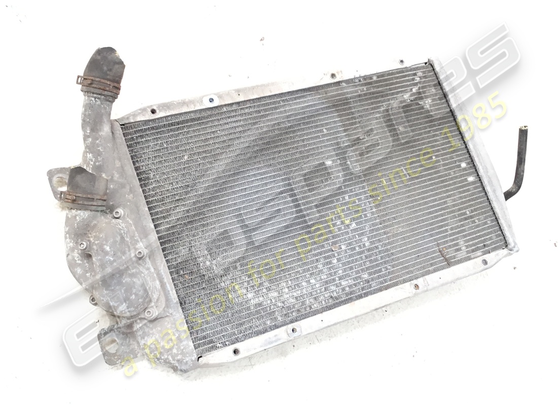 refroidisseur d'eau lamborghini utilisé. numéro de pièce 470121252d (1)