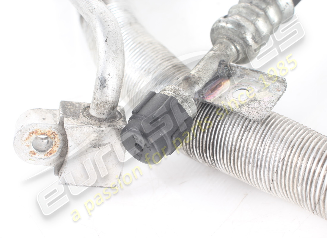 tuyau utilisé ferrari du filtre à l'évaporateur. référence 66982900 (3)