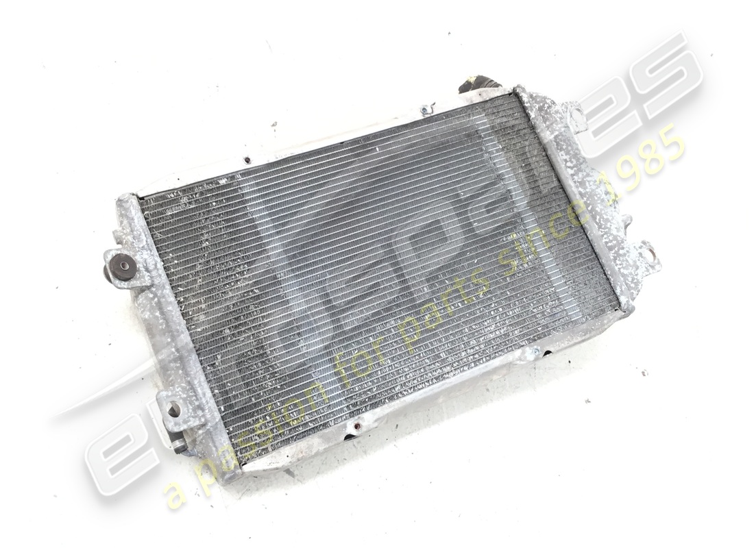 refroidisseur d'eau lamborghini utilisé. numéro de pièce 470121252d (2)